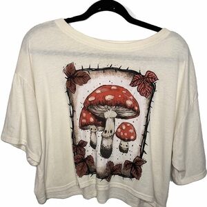 ✨Trendy Mushroom Graphic Crop Tee – Oversized Fit✨